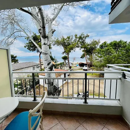 Poplar Lofts & Karavouzi Appartamento Prínos