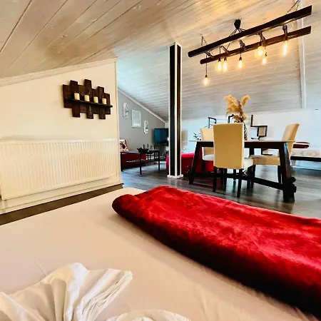 Poplar Lofts & Karavouzi Appartamento