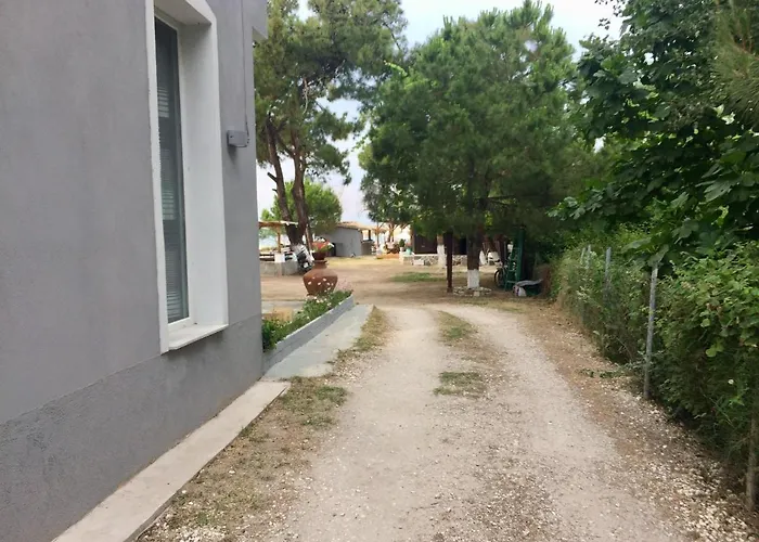 Poplar Lofts & Karavouzi Prínos