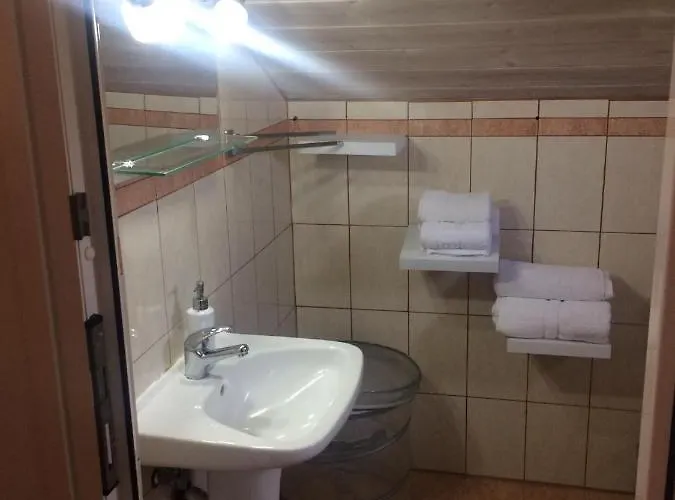 Poplar Lofts & Karavouzi 公寓