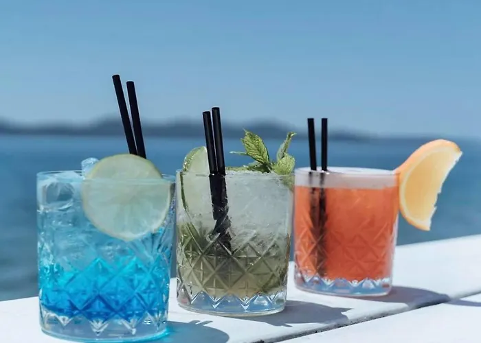 Poplar Lofts & Karavouzi 公寓 Prínos