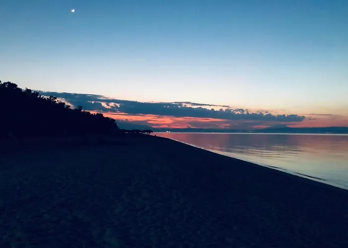 Poplar Lofts & Karavouzi * Prínos