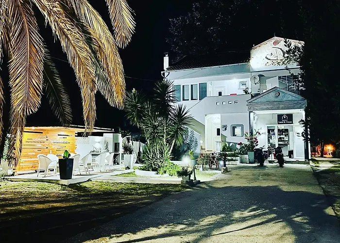 公寓 Poplar Lofts & Karavouzi *