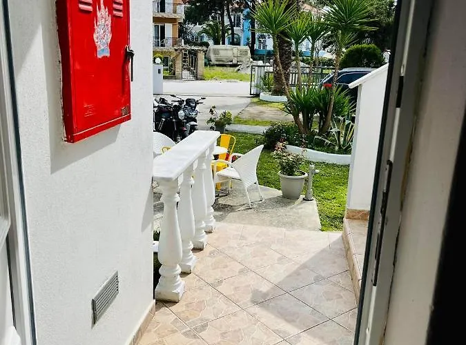 Poplar Lofts & Karavouzi 公寓 Prínos