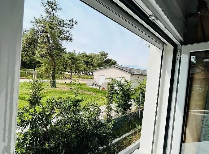 Poplar Lofts & Karavouzi 公寓