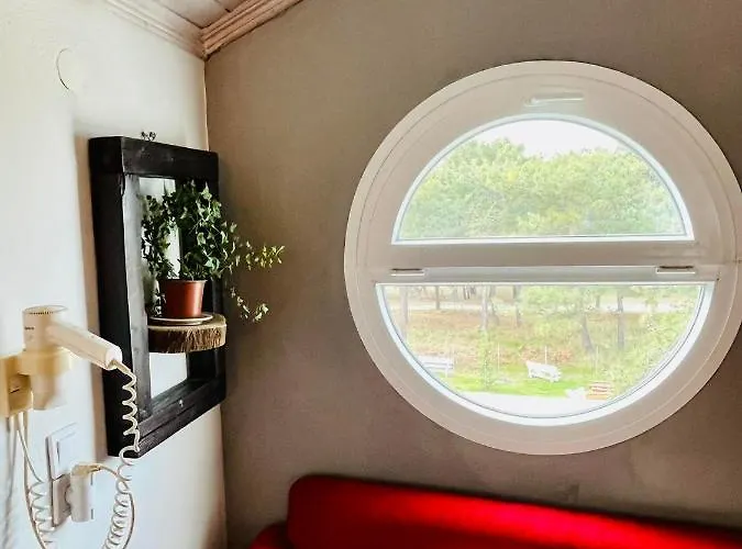 Poplar Lofts & Karavouzi * Prínos