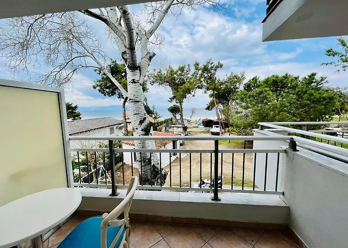 Poplar Lofts & Karavouzi 公寓 Prínos