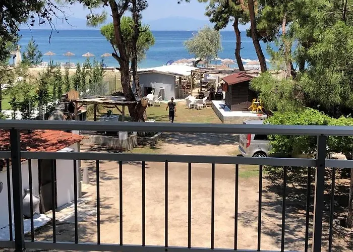 Poplar Lofts & Karavouzi * Prínos