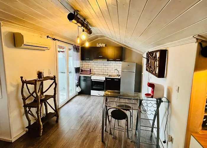 Poplar Lofts & Karavouzi 公寓 *